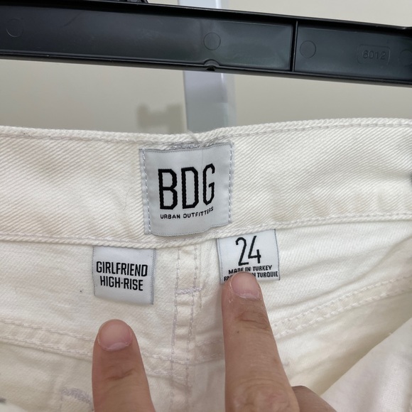 URBAN OUTFITTERS girlfriend high raise short - Picture 3 of 4